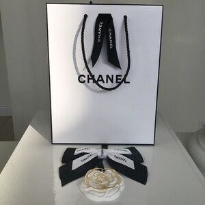 CHANEL black/white home/car diffuser + Chanel black/white shopping bag